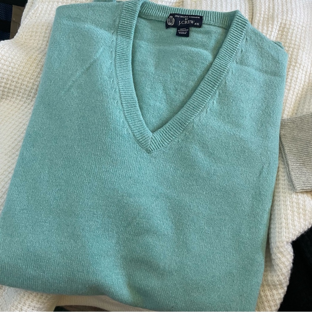 NWOT J.Crew Cashmere V-neck sweater